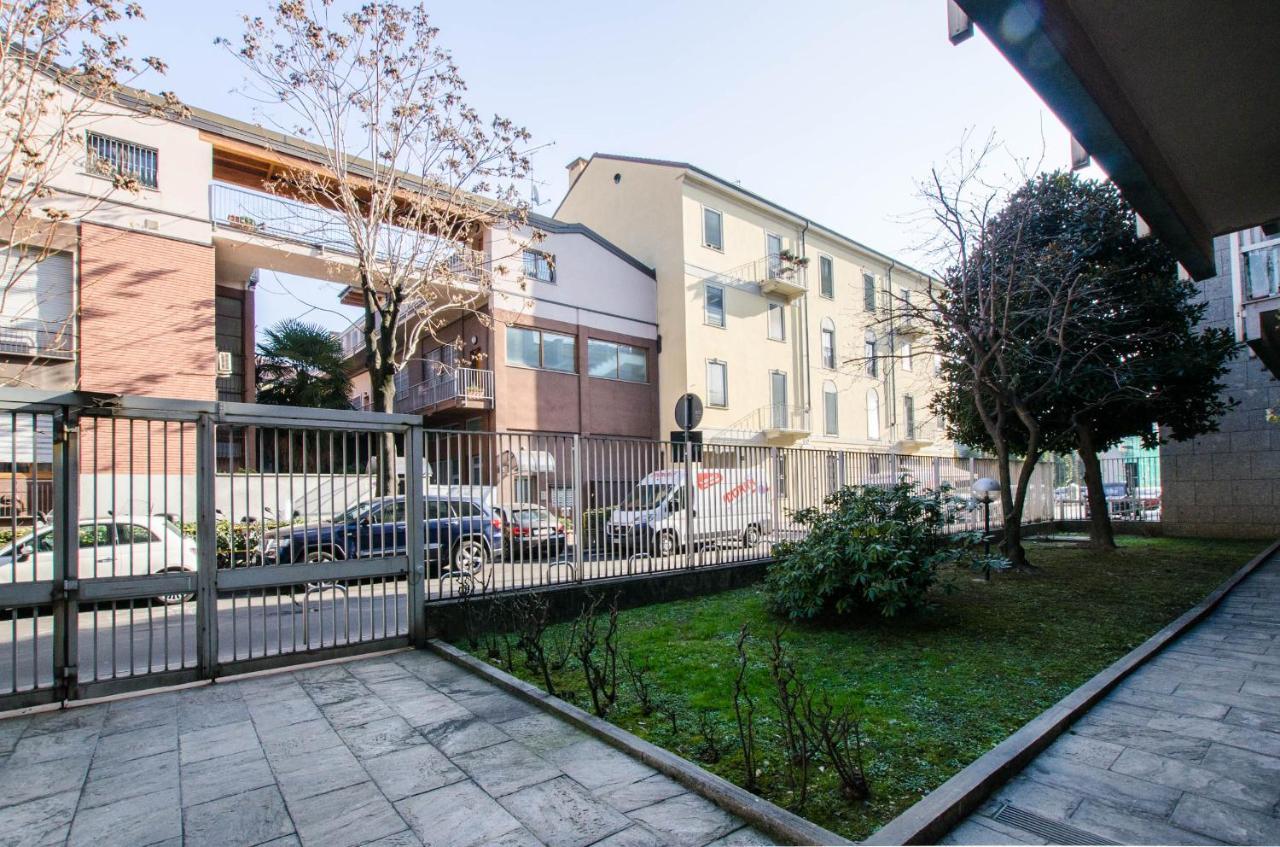 Ferienwohnung Zona Navigli - Smart House Con Tv 50 E Fast Wifi Mailand Exterior foto