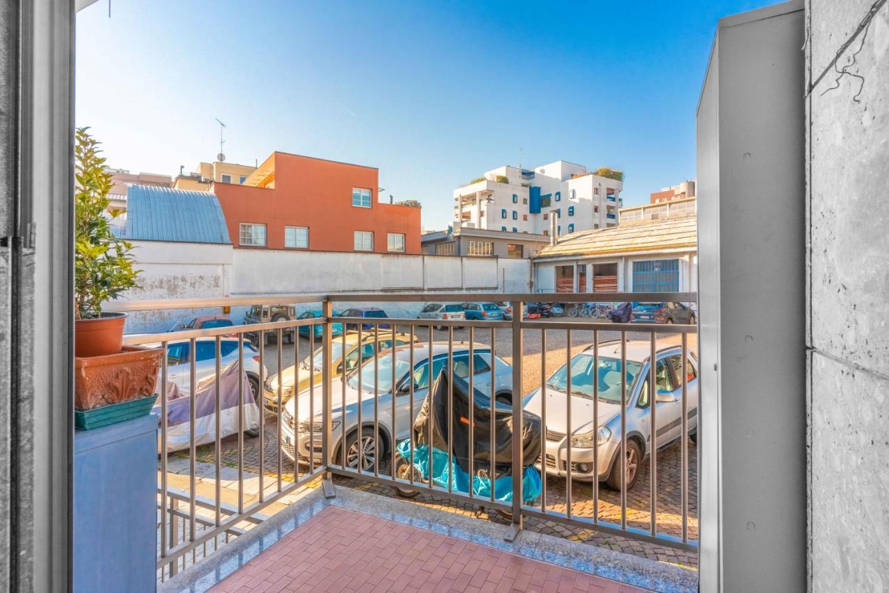 Ferienwohnung Zona Navigli - Smart House Con Tv 50 E Fast Wifi Mailand Exterior foto